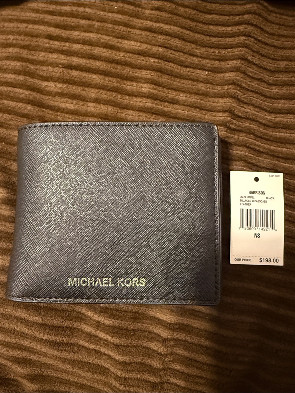 Michael Kors Black Leather Billfold w/Passcase